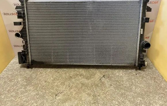 Opel Insignia A Coolant radiator