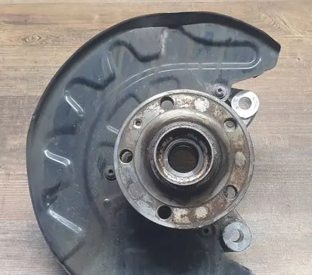 Volkswagen PASSAT B8 Front wheel hub spindle knuckle 5Q0407258A