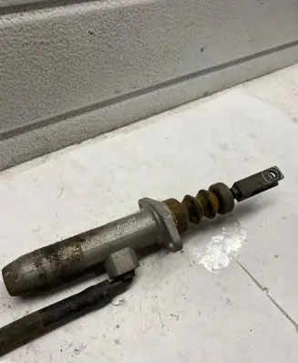 Audi 80 90 S2 B4 Clutch slave cylinder 893721401D