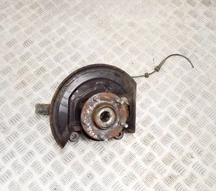 Nissan Juke I F15 Front wheel hub