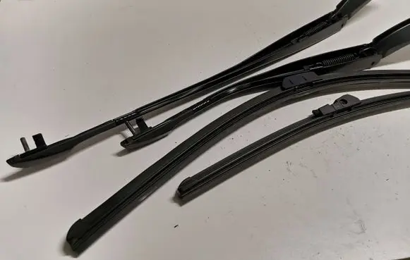 BMW 5 F10 F11 Windshield/front glass wiper blade 7182460 7182593
