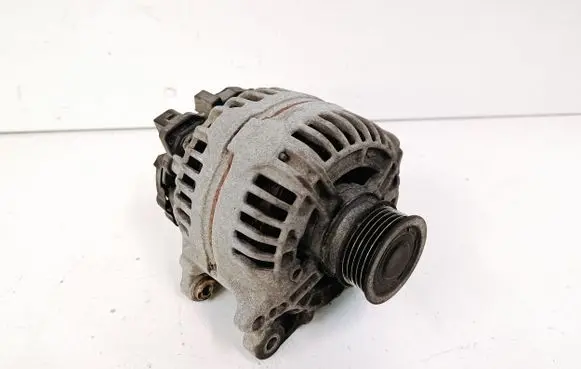 Volkswagen Jetta VI Generator/alternator 07K903023C 0124525103