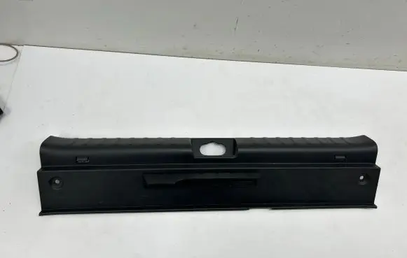 Trunk/boot sill cover protection