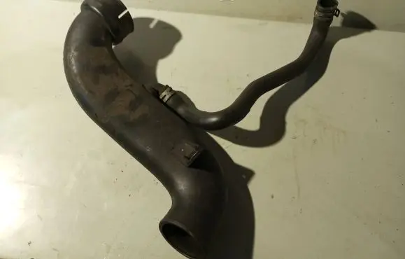 Opel Vectra C Air intake hose/pipe 55352724