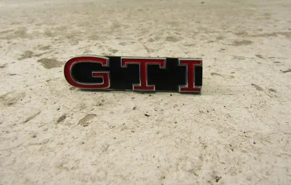 Volkswagen Polo VI Manufacturer badge logo/emblem 2G0853679B