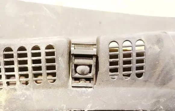 Skoda Octavia Mk2 (1Z) Windshield washer spray nozzle 