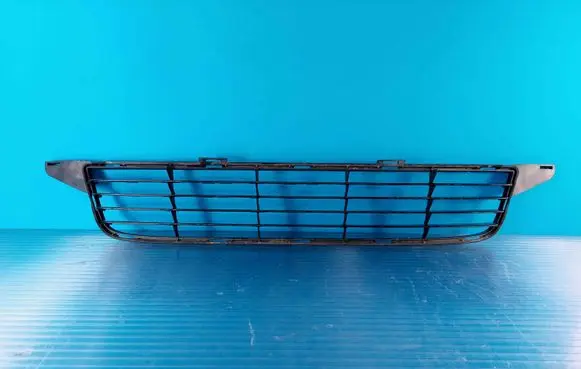 Toyota Avensis T270 Front bumper upper radiator grill 5311205080