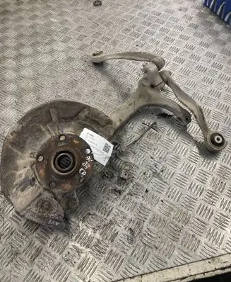 Audi A4 S4 B6 8E 8H Front wheel hub
