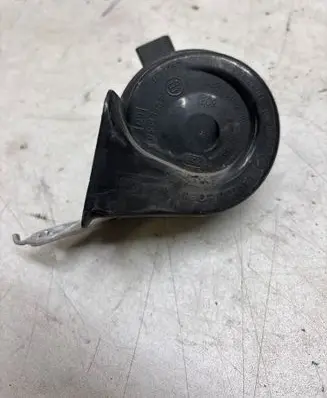 BMW 5 F10 F11 Horn signal 703881157