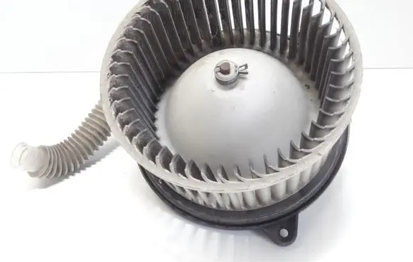 Mazda 323 Heater fan/blower 8940000