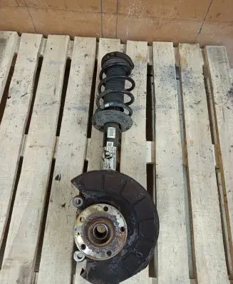 Volkswagen Tiguan Front wheel hub spindle knuckle 5N0412021BQ 140612B2486