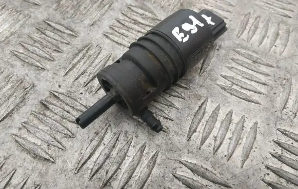 BMW 3 E90 E91 Windscreen/windshield washer pump 7302589 67127302589