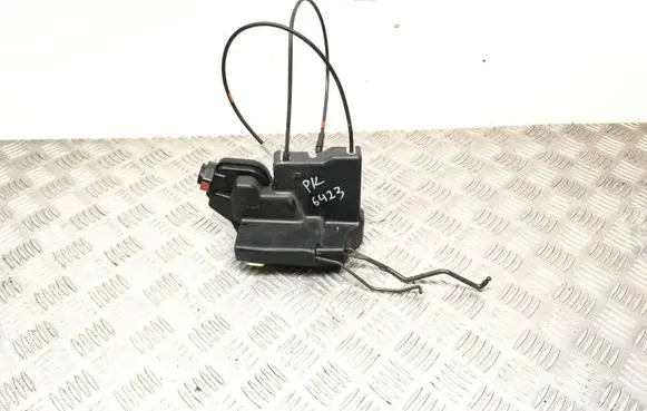 Hyundai Trajet Front door lock