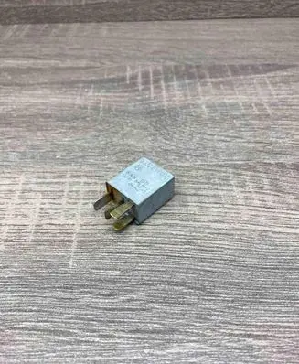 Toyota Avensis T250 Other relay 9008087019 0332011001