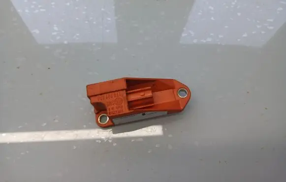 Volkswagen Touran I Airbag deployment crash/impact sensor 1T0909606 5WK63340