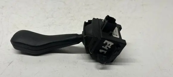 BMW 5 E39 Indicator stalk 8363668M 01104010