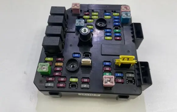 Opel Antara Fuse module 95137841 7841U 78410