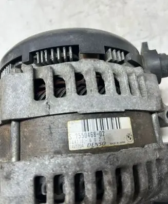 BMW 3 E90 E91 Generator/alternator 7550468