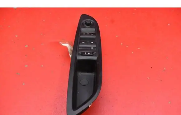 Opel Mokka Electric window control switch 95025518600R