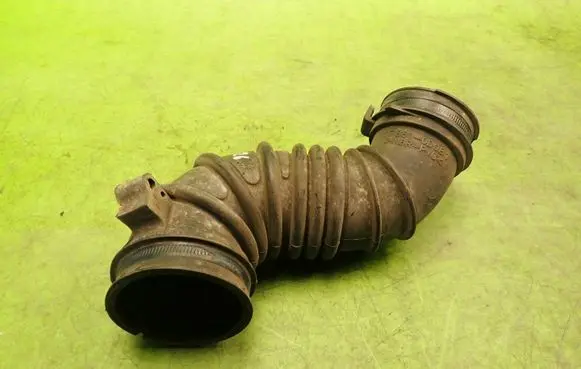 Toyota Corolla E120 E130 Air intake hose/pipe 178810D081