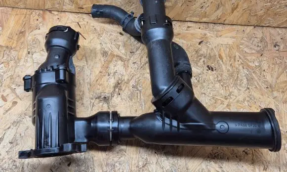 Thermostat/thermostat housing