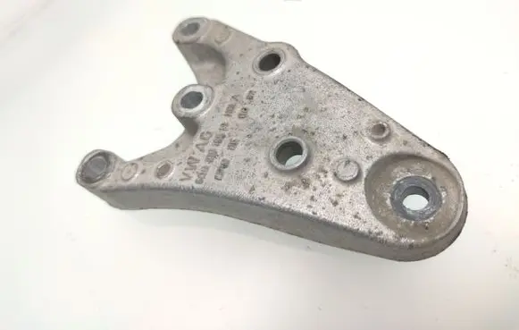 Volkswagen Polo Engine mount bracket 6Q0199185M