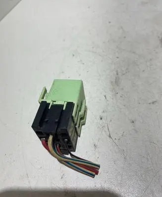 BMW 5 E39 Other relay 8373700