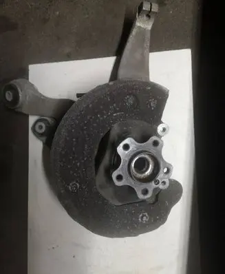 BMW 7 G11 G12 Front wheel hub spindle knuckle 6861173