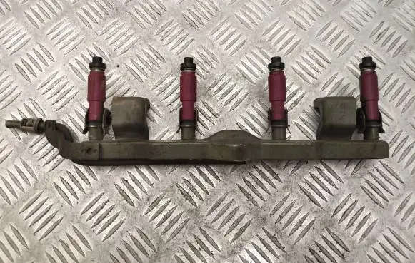 Mazda 3 I Fuel main line pipe
