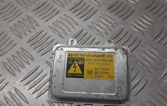 Renault Scenic II - Grand scenic II Voltage converter inverter 5DV00900-00