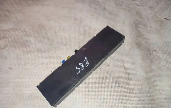 BMW Z4 E85 E86 Aerial antenna amplifier 65206912817 65258386180