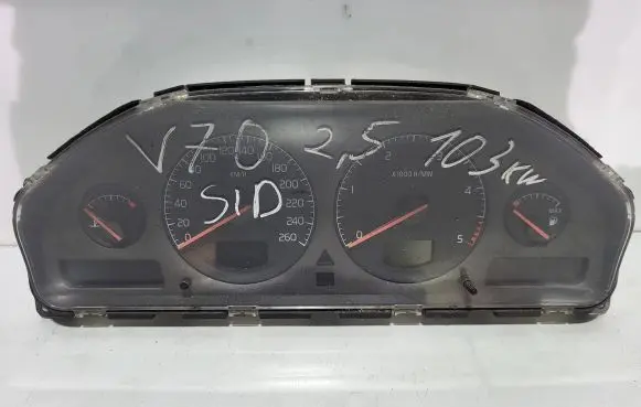 Volvo V70 Speedometer (instrument cluster) 0179952 9499671 69294580T