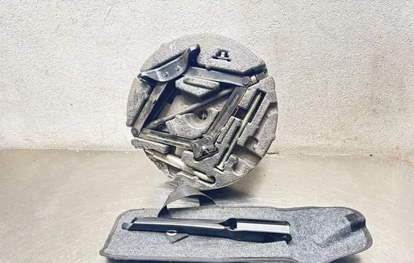 Saab 9-5 Tool set 13327305