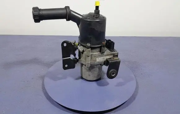 Citroen C4 II Power steering pump 9676740380