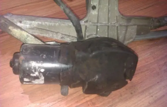 Renault Laguna I Wiper motor