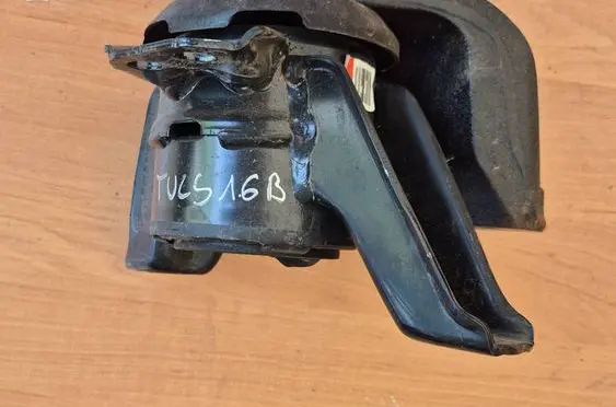 Hyundai Tucson TL Engine mount vacuum valve 21810-D7000 1907100431