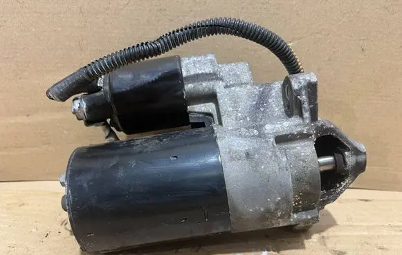 Renault Scenic I Starter motor 0001106017