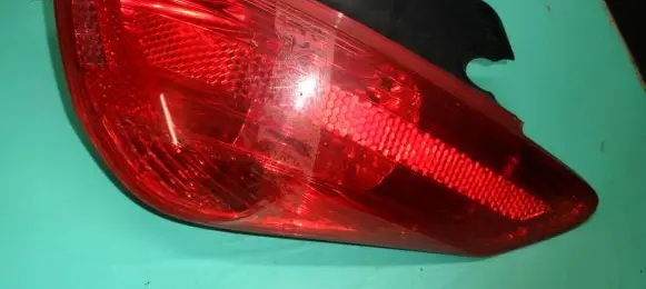 Peugeot 308 Rear/tail lights 9680425880