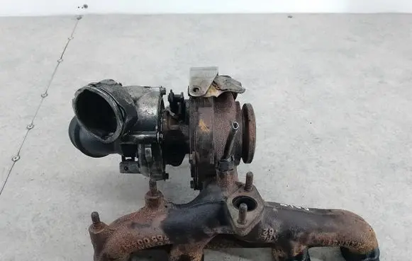 Volkswagen PASSAT B6 Turbo 03G253019L