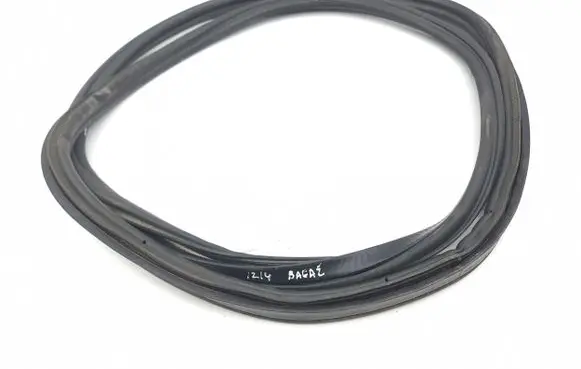 Trunk rubber seal (body)