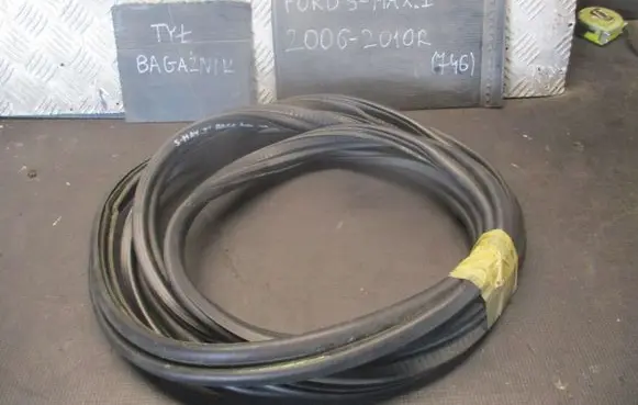 Ford S-MAX Rubber seal loading door 