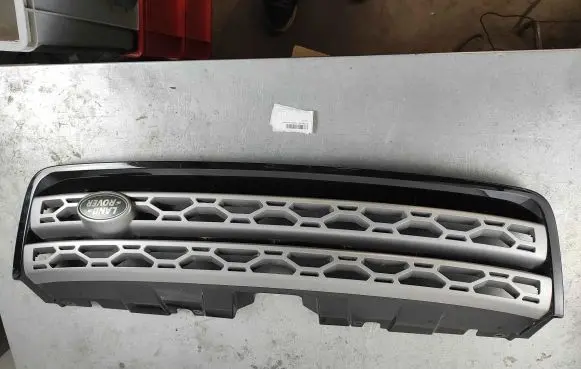 Land Rover Discovery Sport Front bumper upper radiator grill fk728a100