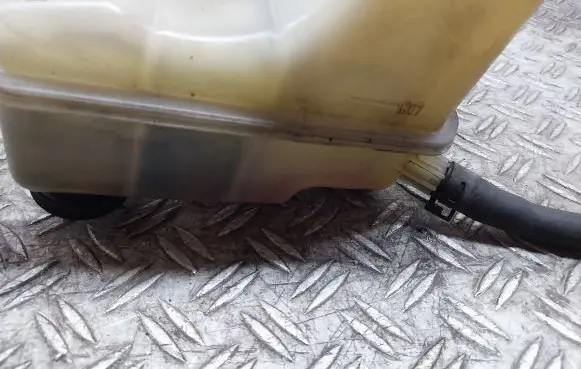Toyota Auris 150 Coolant expansion tank/reservoir 