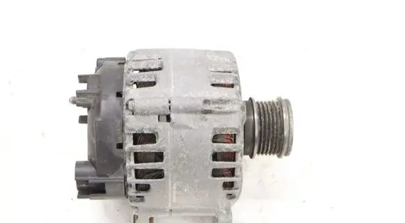 Volkswagen Tiguan Generator/alternator 04L903023L