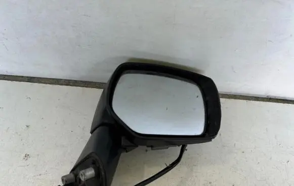 Subaru Impreza IV Front door electric wing mirror