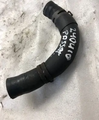 Volkswagen PASSAT B8 Engine coolant pipe/hose
