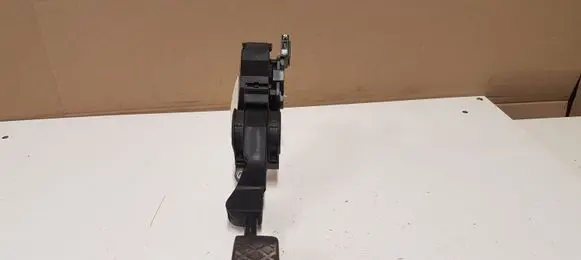 Volkswagen Golf IV Accelerator throttle pedal 0281002346