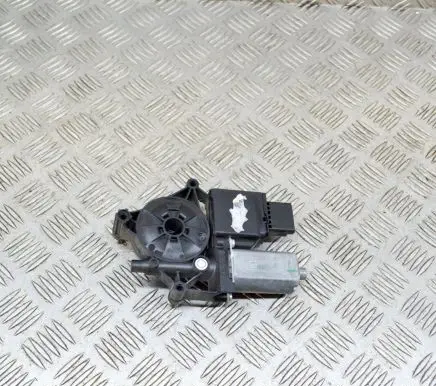 Opel Grandland X Front door window regulator motor 0130824153 1137328865