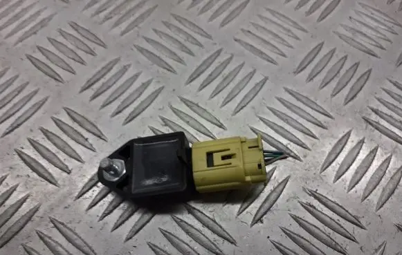 Toyota Avensis Verso Airbag deployment crash/impact sensor 89831-05010
