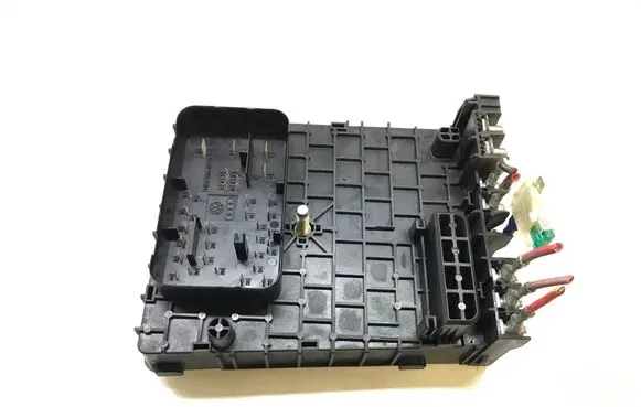 Volkswagen PASSAT B6 Fuse module 3C0937125 08369567
